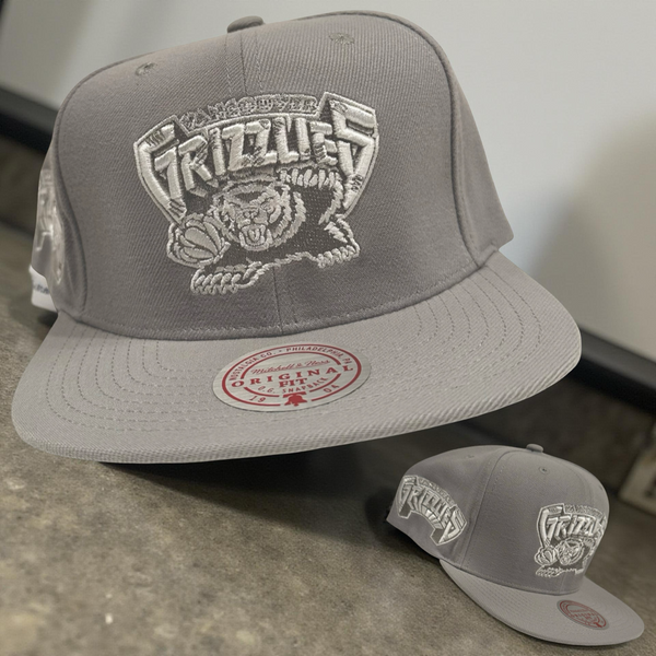 *Vancouver Grizzlies* snapback hats by Mitchell & Ness