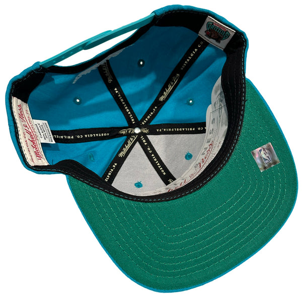 *Vancouver Grizzlies* snapback hats by Mitchell & Ness