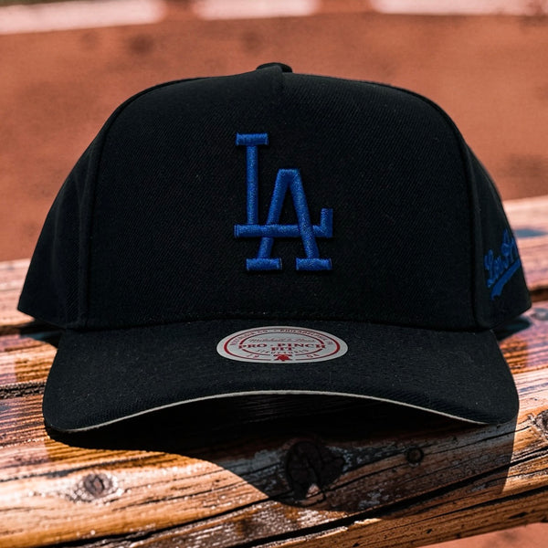 *LOS ANGELES DODGERS* Snapback hats by Mitchell & Ness (Pro Pinch Fit)