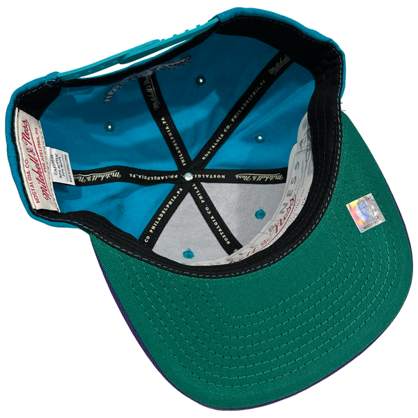 •Charlotte Hornets• ~snapback hats by Mitchell & Ness~