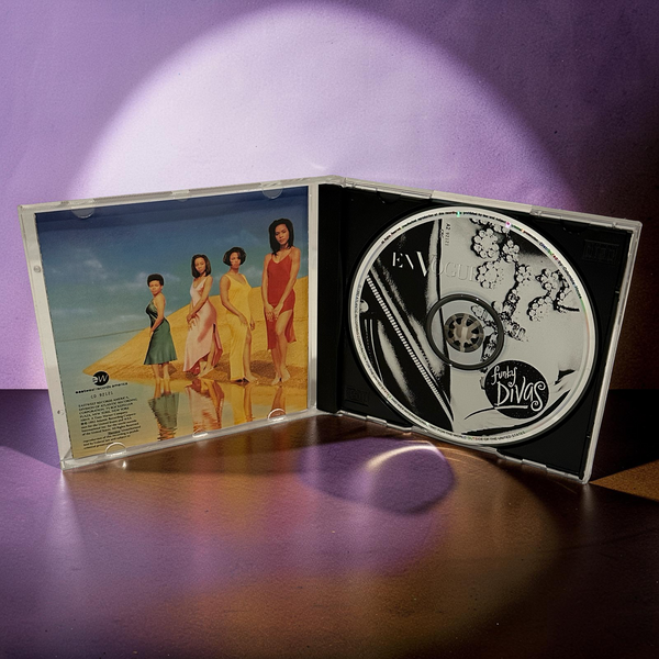 •EN VOGUE ~ FUNKY DIVAS• ~1992 OG PRESSINGS~ (CD & CASSETTE TAPE)