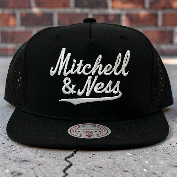 *MITCHELL & NESS* Branded Snapback Hats (Original Fit)