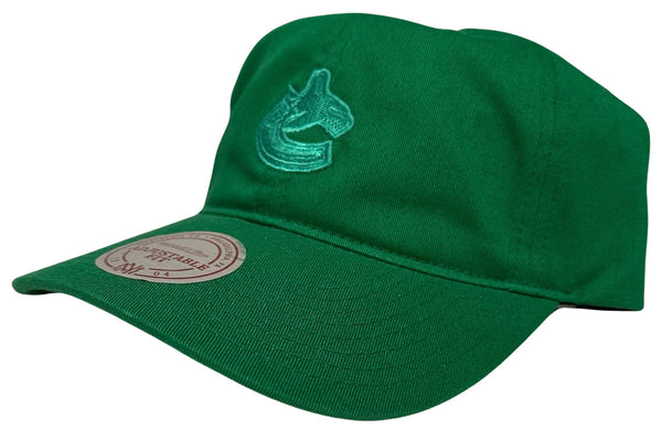 *Vancouver Canucks* curved beak strapback hat by Mitchell & Ness