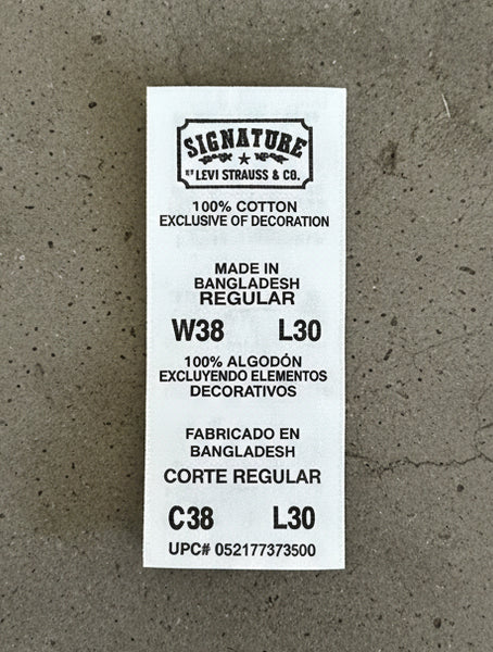 *Levi Strauss & CO.* •Reg Denim• ~38” X 30” Waist~ (SIGNATURE)