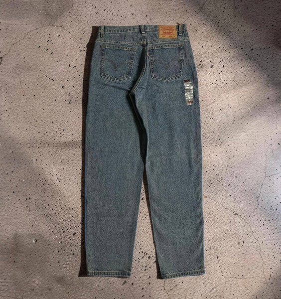 *LEVI STRAUSS & CO.* ~505 Denim jeans for men~ •STRAIGHT LEG• ~32” WAIST X 34” LEG~