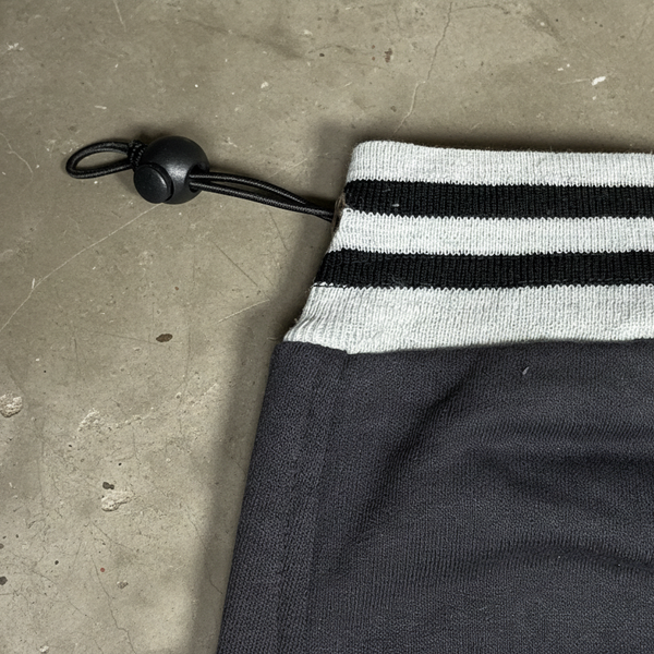 *SWEATPANTS* •Black Oversized• (double side pocket with zip) (Inside hidden pouch) (ankle toggle adjustment) (4XL)