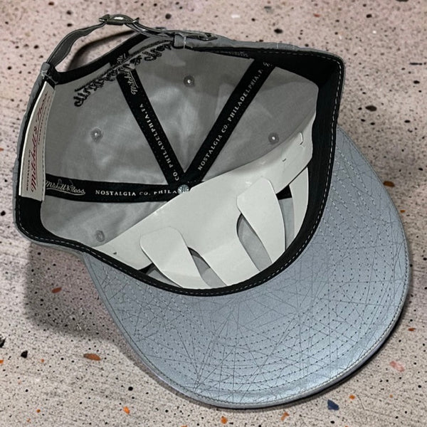 *TORONTO RAPTORS* Strapback hat by Mitchell & Ness