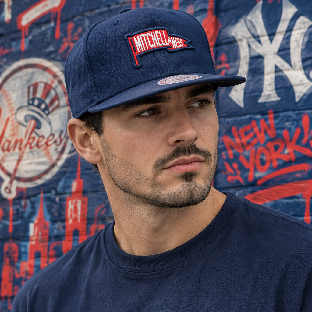*MITCHELL & NESS* soft shell snapback hats (Navy-Red)