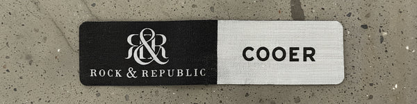 *Rock & Republic* •Denim Shorts• (Waist 33” Inseam 9”)