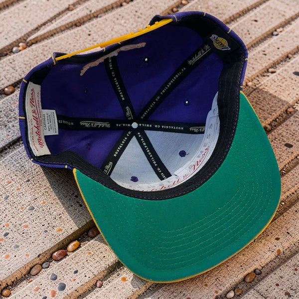 *Los Angeles Lakers* Snapback hats by Mitchell & Ness (Sun Damage)