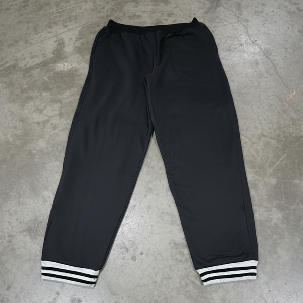 *SWEATPANTS* •Black Oversized• (double side pocket with zip) (Inside hidden pouch) (ankle toggle adjustment) (4XL)
