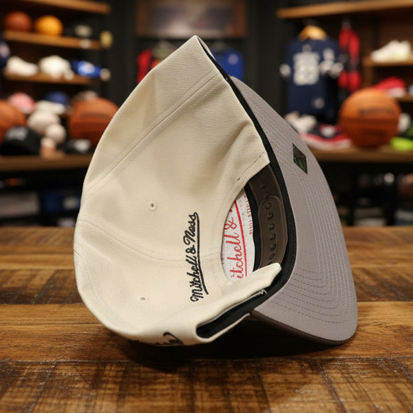 *Chicago Bulls* ~Original Fit SnapBack Hats by Mitchell & Ness~