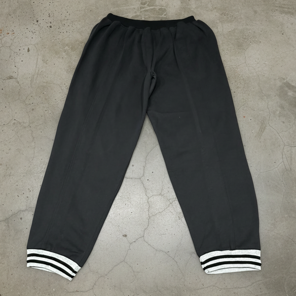 *SWEATPANTS* •Black Oversized• (double side pocket with zip) (Inside hidden pouch) (ankle toggle adjustment) (4XL)