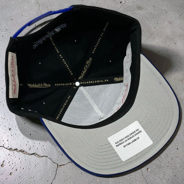 *LOS ANGELES DODGERS* Snapback hats by Mitchell & Ness (Pro Pinch Fit)
