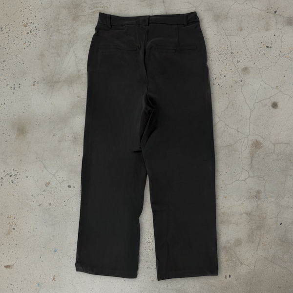 *Signature by REITMANS* •PRE-LOVED• ~Size 10 Reg. WMN~ (28” Inseam) (BLACK)