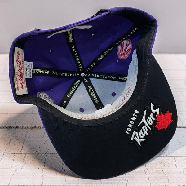 *Toronto Raptors* Snapback hat by Mitchell & Ness (Sun faded on back panel sections)