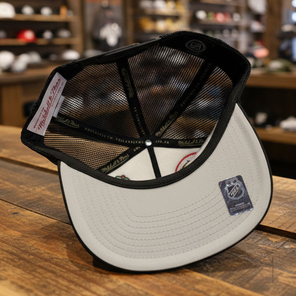 *Chicago Blackhawks* ~Trucker style Snapback hats by Mitchell & Ness~