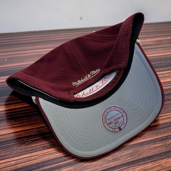 *PHILADELPHIA PHILLIES* Corduroy Snapback Hat by Mitchell & Ness (Pro Pinch Fit)