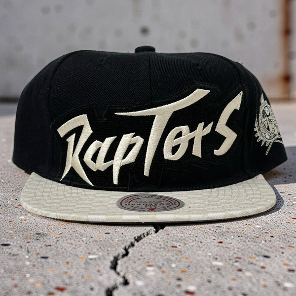 *TORONTO RAPTORS* Snapback hats by Mitchell & Ness (Deadstock Fit / Relaxed)