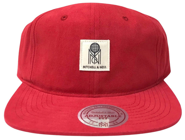*Mitchell & Ness* leather strapback hat (Red)