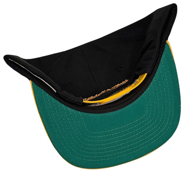 *Boston Bruins* snapback hats by Mitchell & Ness