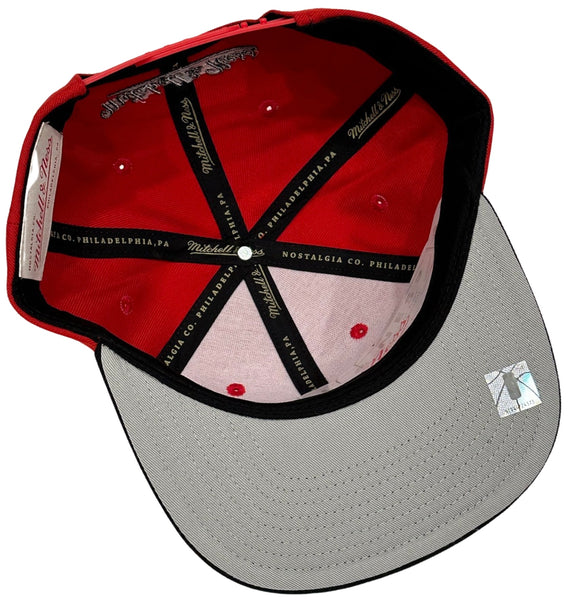 *Chicago Bulls* snapback hat by Mitchell & Ness