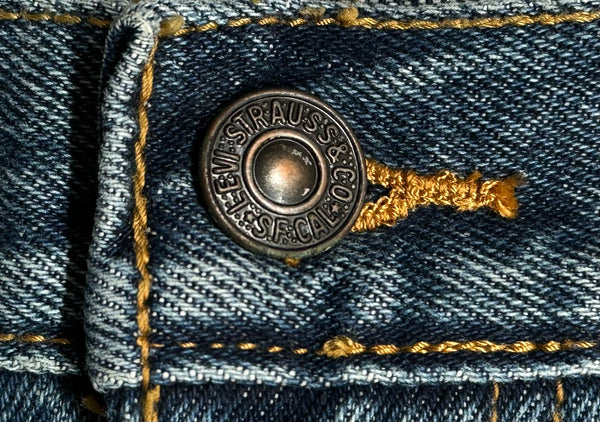*LEVI STRAUSS & CO.* ~505 Denim jeans for men~ •STRAIGHT FIT• ~32” WAIST X 32” LEG~