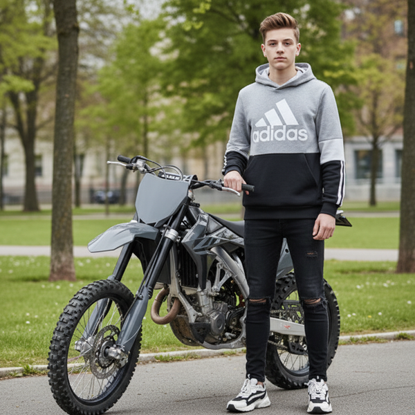 *PRE-LOVED* •Adidas• ~Youth Hoodie~ (14/16)