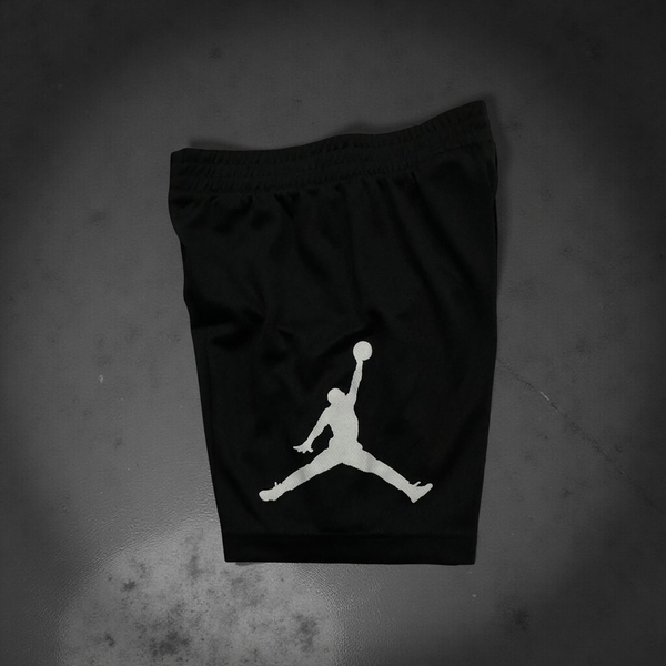 *AIR JORDAN* kids activewear shorts (5-6 YEARS MEDIUM)