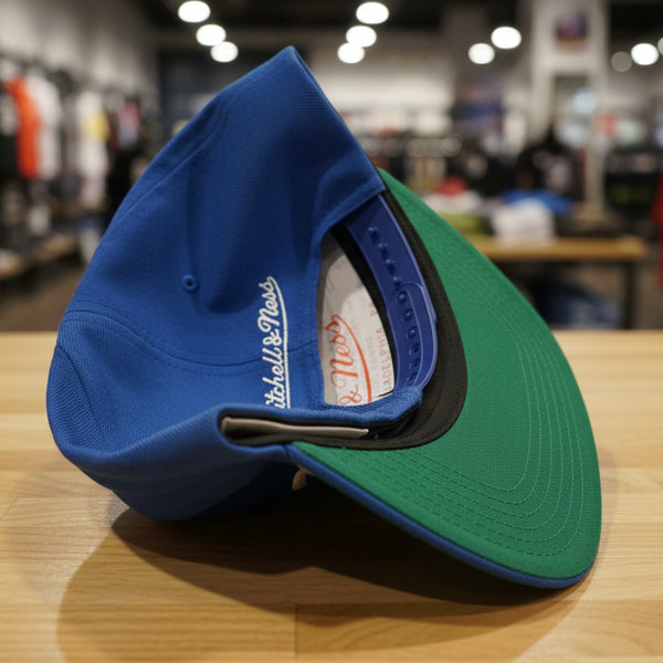 *Toronto Maple Leafs* ~Snapback hats by Mitchell & Ness~