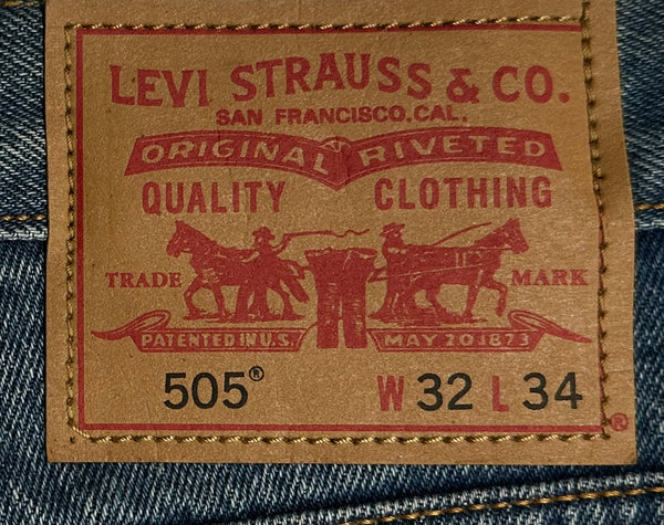 *LEVI STRAUSS & CO.* ~505 Denim jeans for men~ •STRAIGHT LEG• ~32” WAIST X 34” LEG~