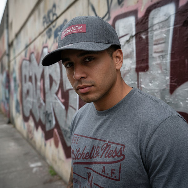 *Mitchell & Ness* curved beak snapback hat (Grey)