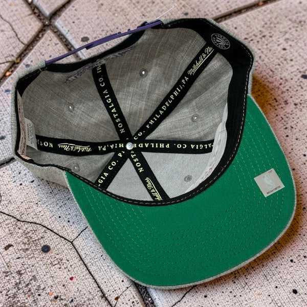 *TORONTO RAPTORS* Snapback hat by Mitchell & Ness (Adjustable Fit)