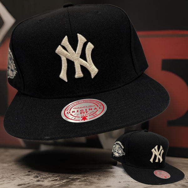 *New York Yankees* (BLACK) snapback hats by Mitchell & Ness