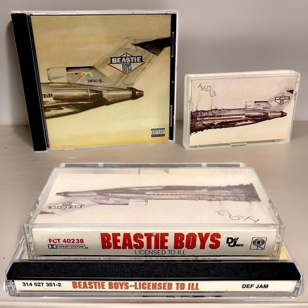 •BEASTIE BOYS - LICENSED TO ILL• (1986)(CASSETTE & CD AVAILABLE) (ORIGINAL PRESSINGS)